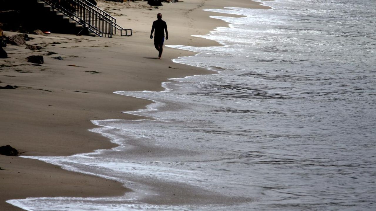 California Beach Water Warning Issued as Bacteria Levels Rise at Los Angeles Beaches