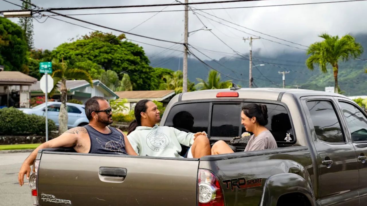 Hawaii Raises Truck Bed Riding Age to 16 After Governor Witnessed Fatal Ejection, Officials Confirm