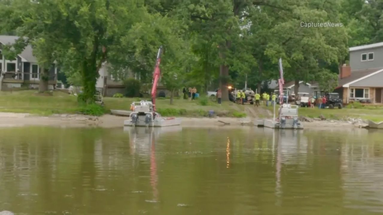 Woman Killed After Boat Rams Into Hers on Fox River, McHenry County Authorities Say — Search for Driver Continues